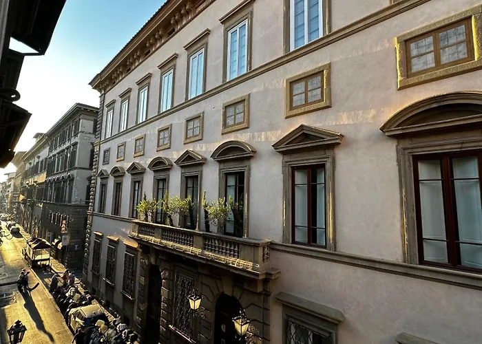 Davanti Al Duomo- Storico